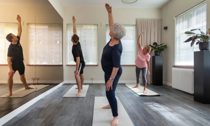 Fysiotherapie versus yoga bij de Schaafsma Kliniek